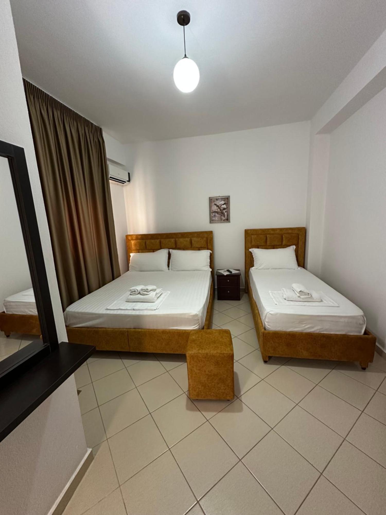 Lengu Holidays Houses Sarandë Værelse billede