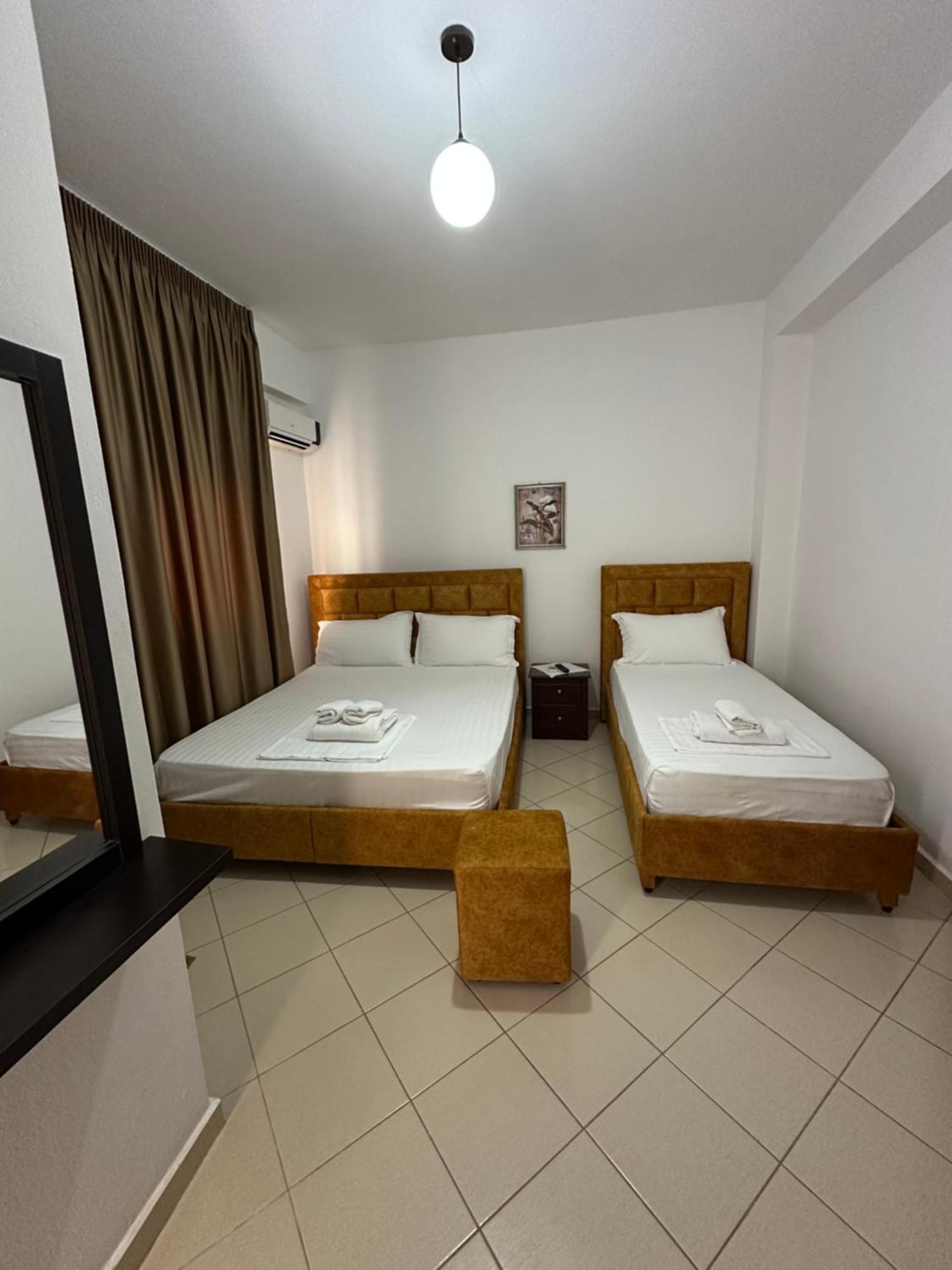 Lengu Holidays Houses Sarandë Værelse billede