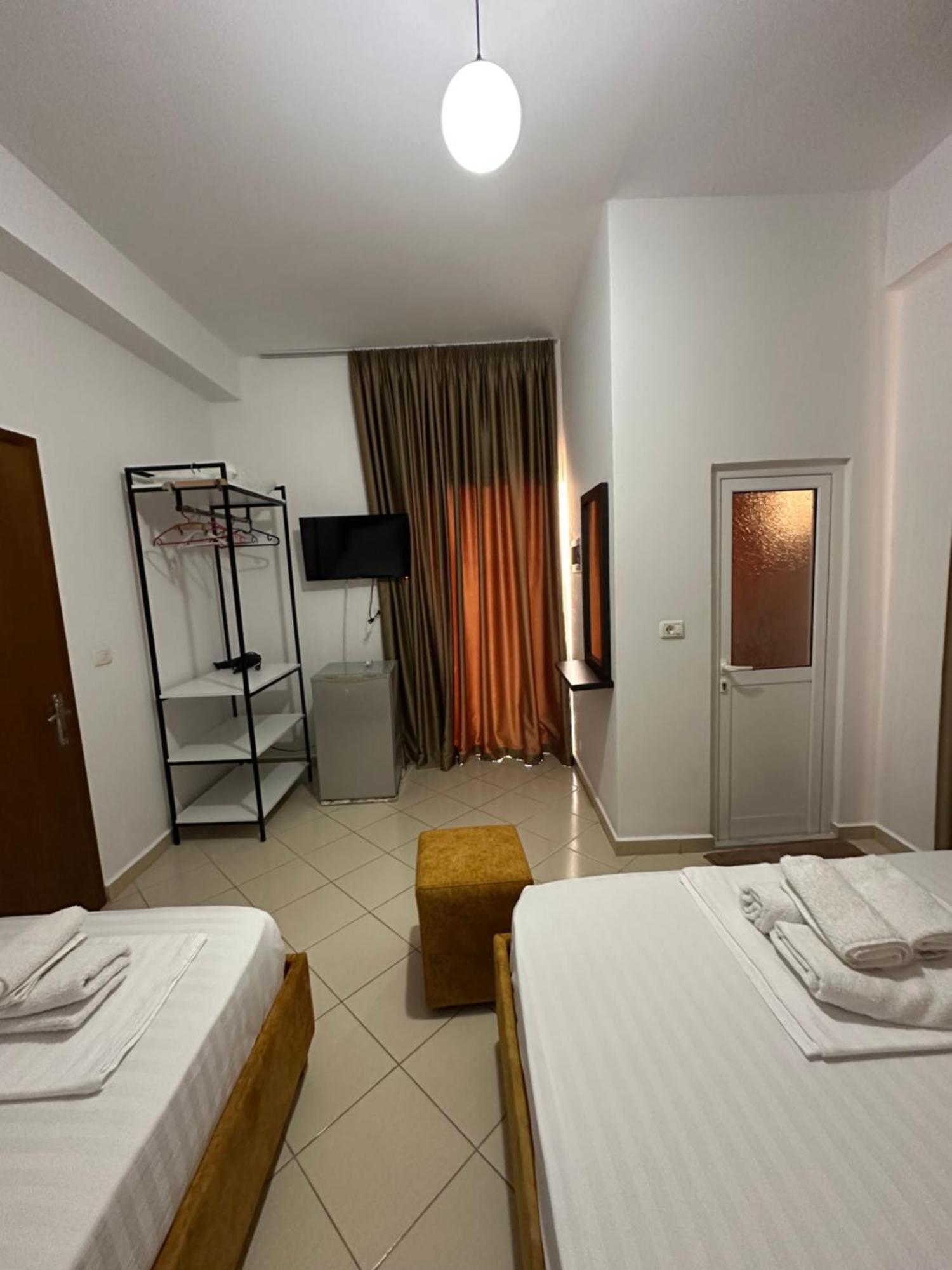 Lengu Holidays Houses Sarandë Værelse billede
